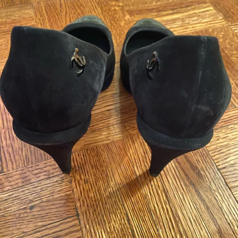 Chanel Black Suede Platform Pumps - Picture 5 of 6